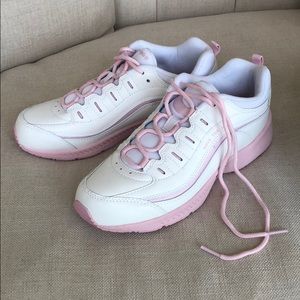 Brand new Easy Spirit sneakers
